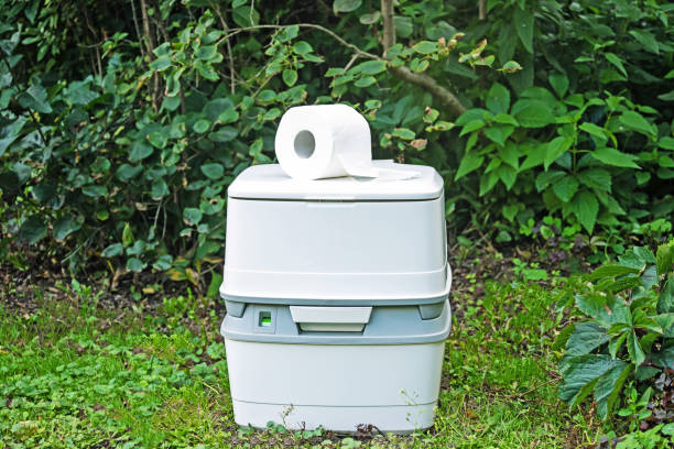 Best Portable restroom trailer rental  in Louisvle, IL